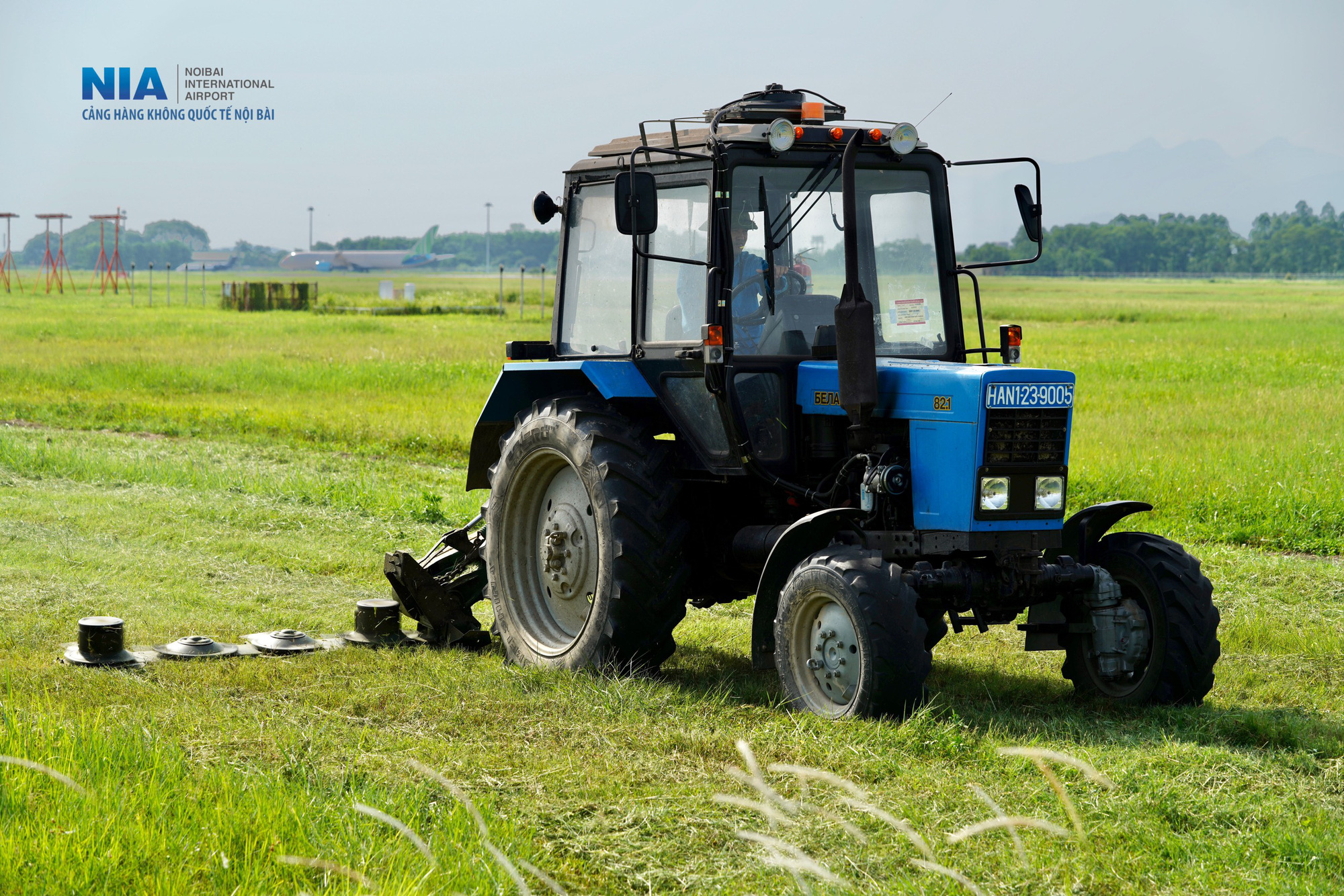 Đột nhập khu bay Nội Bài trong cái nắng nóng cực điểm hơn 62 độ C - Ảnh 19.