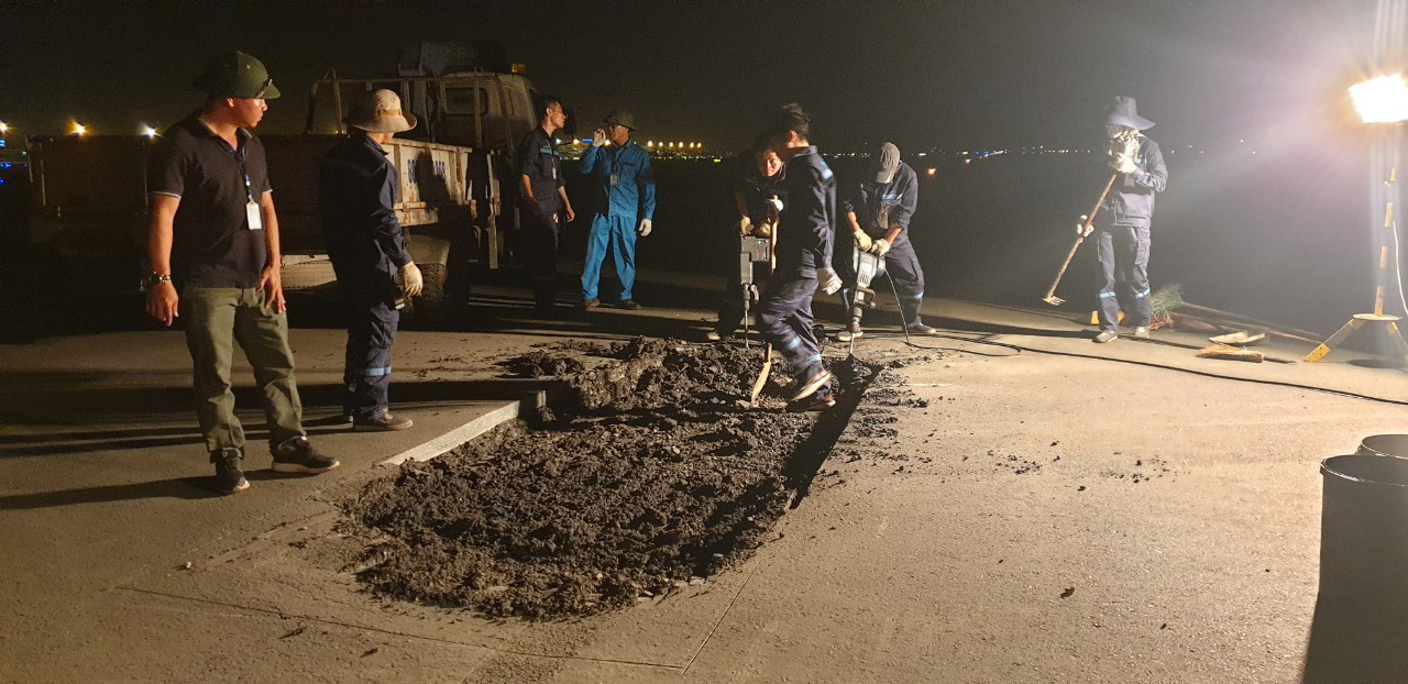Đột nhập khu bay Nội Bài trong cái nắng nóng cực điểm hơn 62 độ C - Ảnh 32.