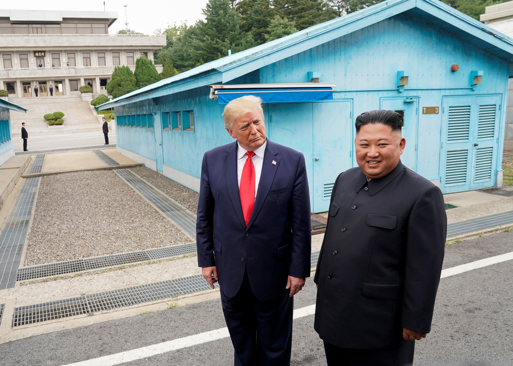 Trở nên cực kỳ khó đoán, điều gì đang xảy ra với ông Kim Jong-un?