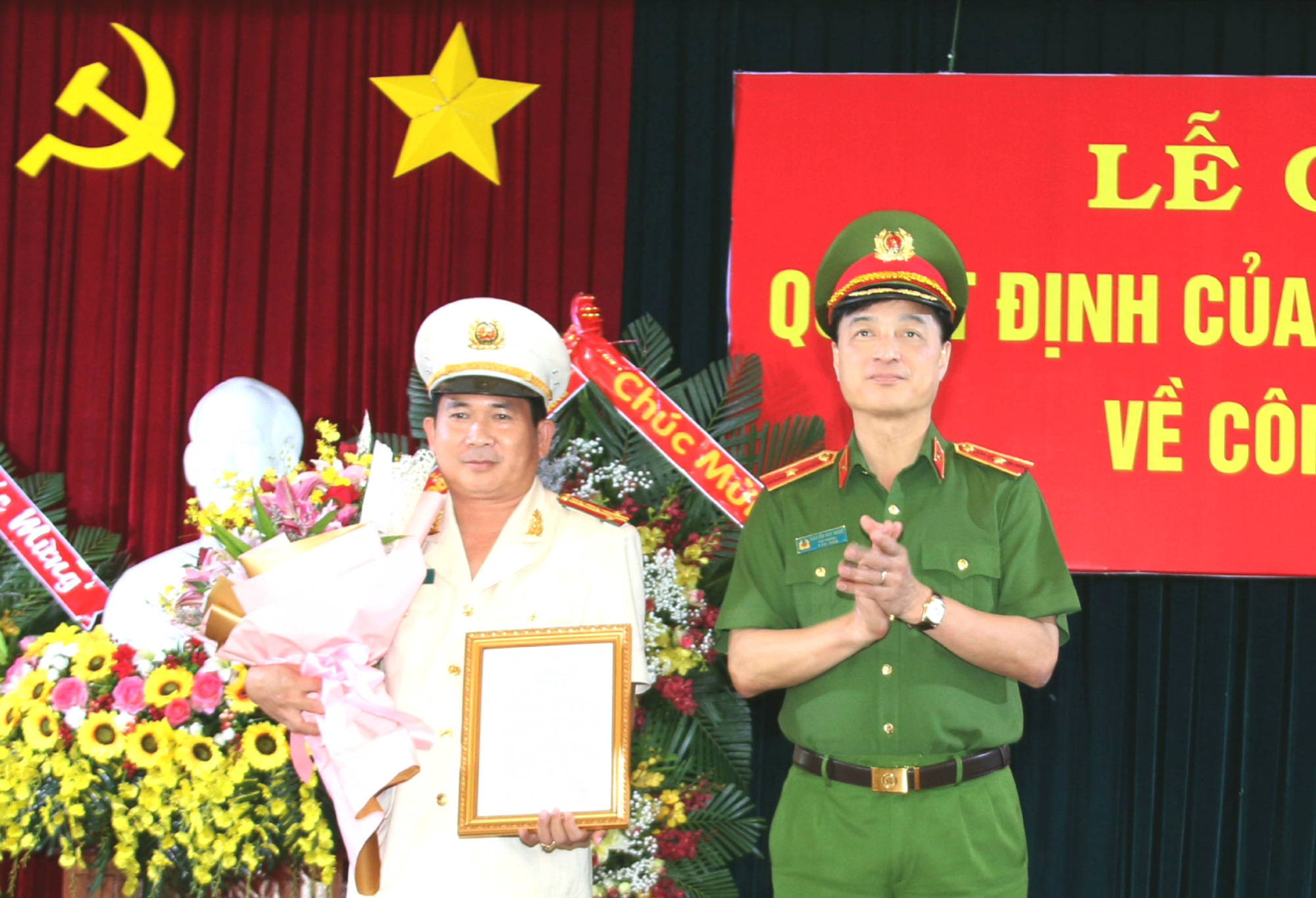 Công an An Giang có tân giám đốc 44 tuổi, đến từ Cần Thơ