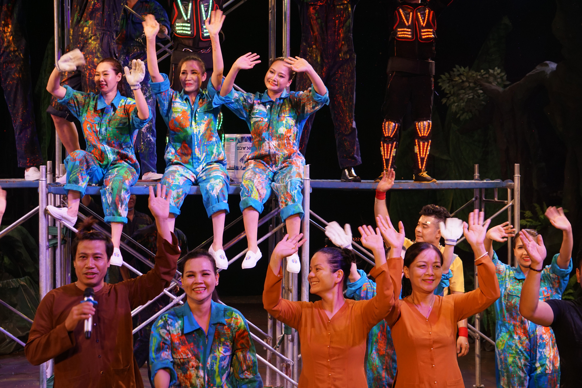 M&atilde;n nh&atilde;n với Mekong show tại nh&agrave; bạt xiếc Gia Định - Ảnh 4.