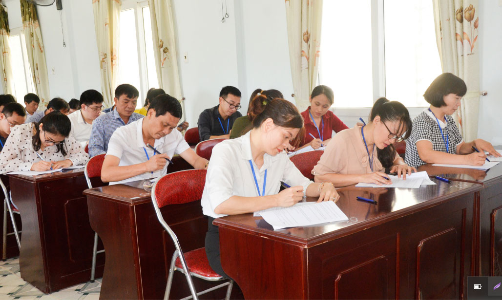 Sát hạch để nâng chất cán bộ