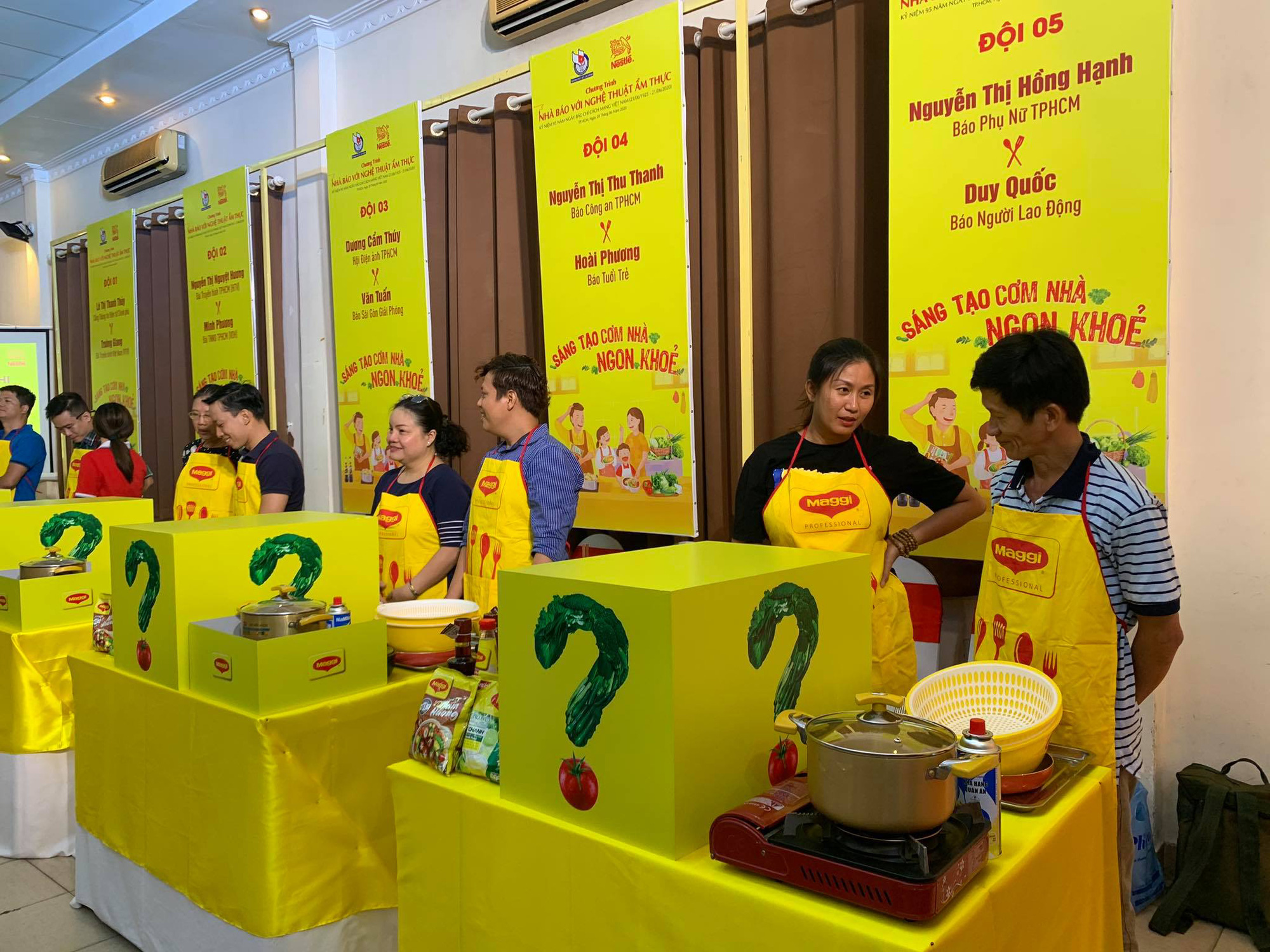 Vui nhộn hội thi nhà báo với nghệ thuật ẩm thực