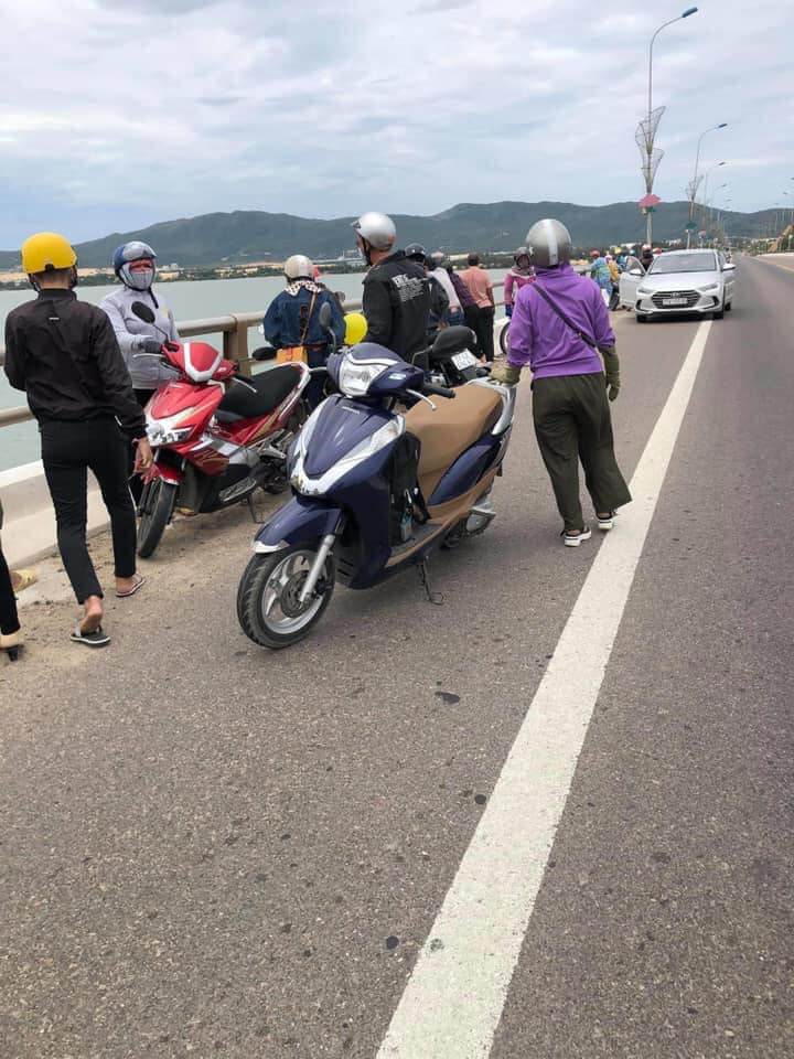 Lên xe hoa hơn 1 tháng, cô gái xinh đẹp đã nhảy cầu tự tử