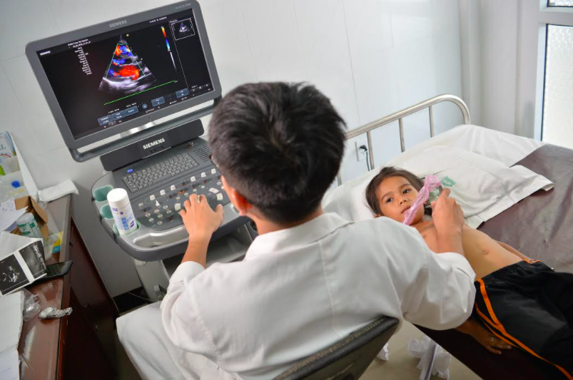 Ng&agrave;y Gia đ&igrave;nh Việt Nam &ldquo;Tr&aacute;i tim cho em&rdquo; kh&aacute;m s&agrave;ng lọc miễn ph&iacute; tại H&agrave; Giang - Ảnh 2.