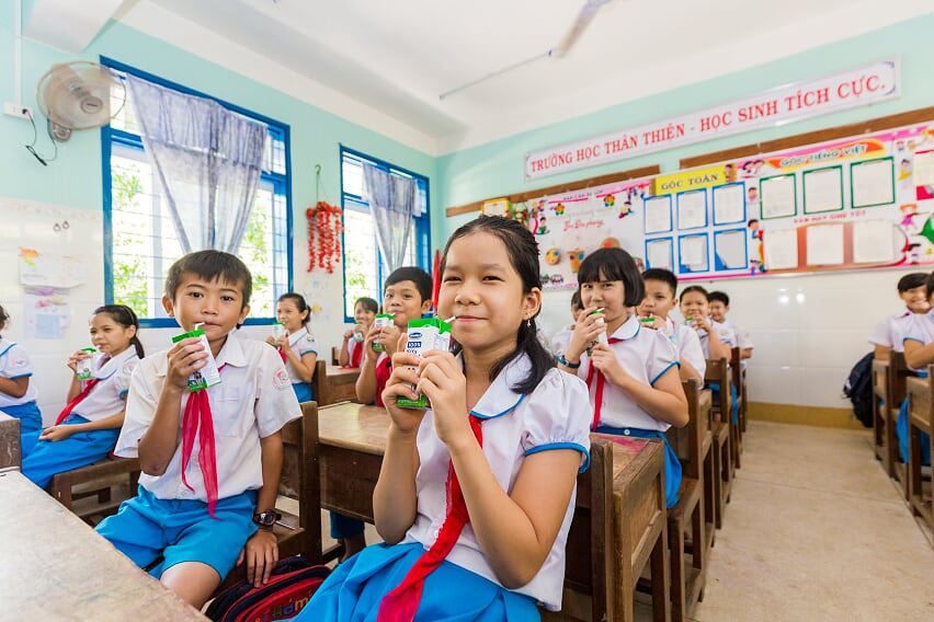 Vinamilk mang niềm vui uống sữa đến với trẻ em H&agrave; Nội th&ocirc;ng qua Quỹ sữa Vươn cao Việt Nam  - Ảnh 24.
