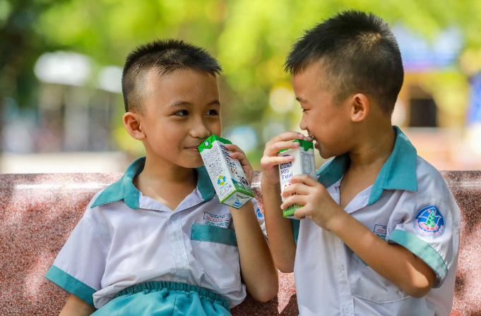 Vinamilk mang niềm vui uống sữa đến với trẻ em H&agrave; Nội th&ocirc;ng qua Quỹ sữa Vươn cao Việt Nam  - Ảnh 16.