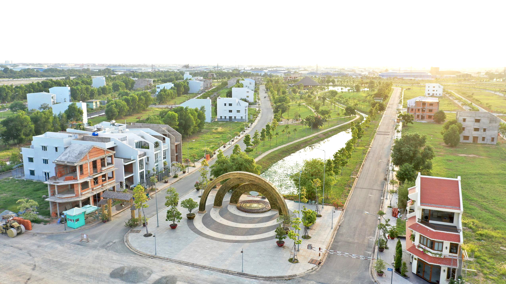 Dự &aacute;n L&agrave;ng Sen Việt Nam tăng tốc th&agrave;nh &ldquo;Khu đ&ocirc; thị kiểu mẫu&rdquo; của khu T&acirc;y - Ảnh 2.