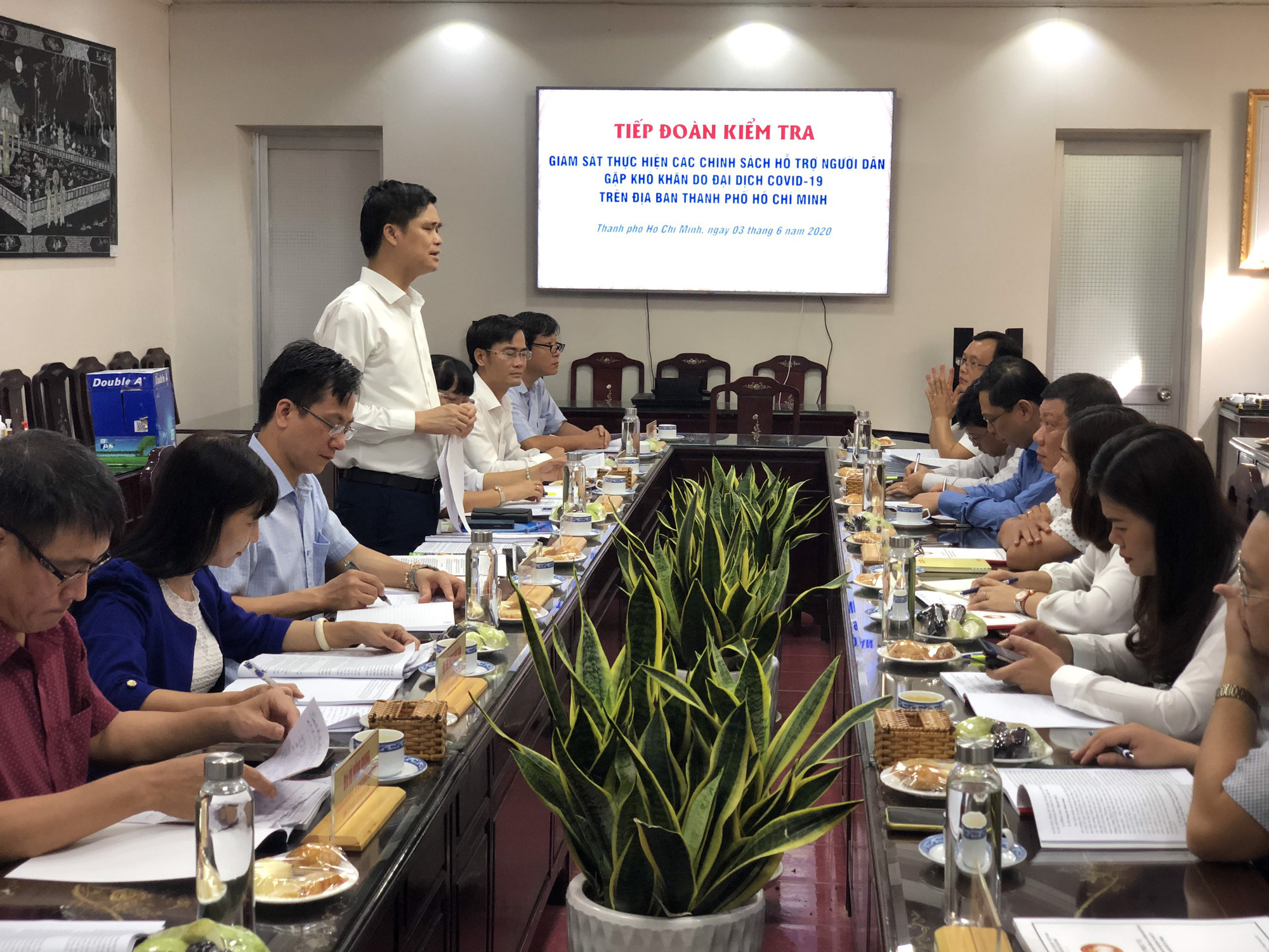 Miễn thu kinh ph&iacute; C&ocirc;ng đo&agrave;n c&aacute;c doanh nghiệp bị ảnh hưởng bởi dịch Covid-19 - Ảnh 2.
