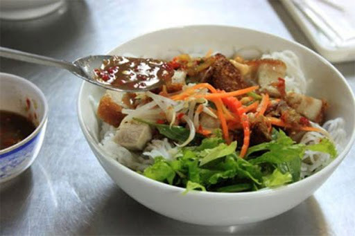B&uacute;n mắm cua thối Gia Lai, nghe t&ecirc;n &ldquo;bốc m&ugrave;i&rdquo; nhưng ăn cực ngon - Ảnh 9.