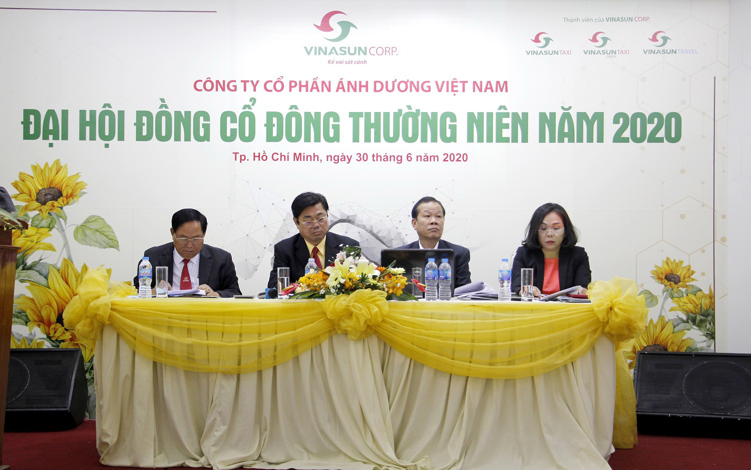 Ổn định việc làm, thu nhập và phúc lợi cho người lao động - Ảnh 2.