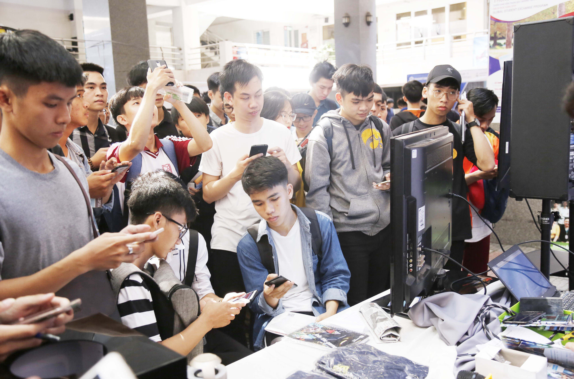Ng&agrave;y hội việc l&agrave;m thường ni&ecirc;n tại Đại học Duy T&acirc;n: Cơ hội &ldquo;v&agrave;ng&rdquo; d&agrave;nh cho sinh vi&ecirc;n - Ảnh 2.