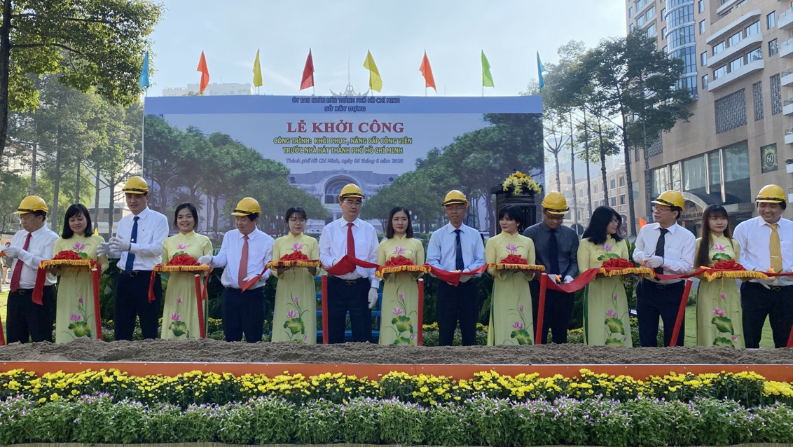 Khởi công công trình khôi phục, nâng cấp công viên trước Nhà hát TP HCM