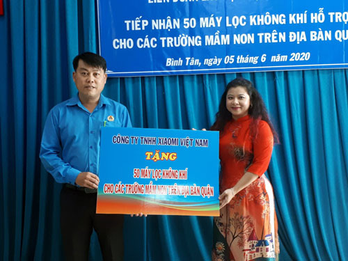 Hỗ trợ c&ocirc;ng nh&acirc;n mất việc v&igrave; dịch Covid-19 - Ảnh 1.