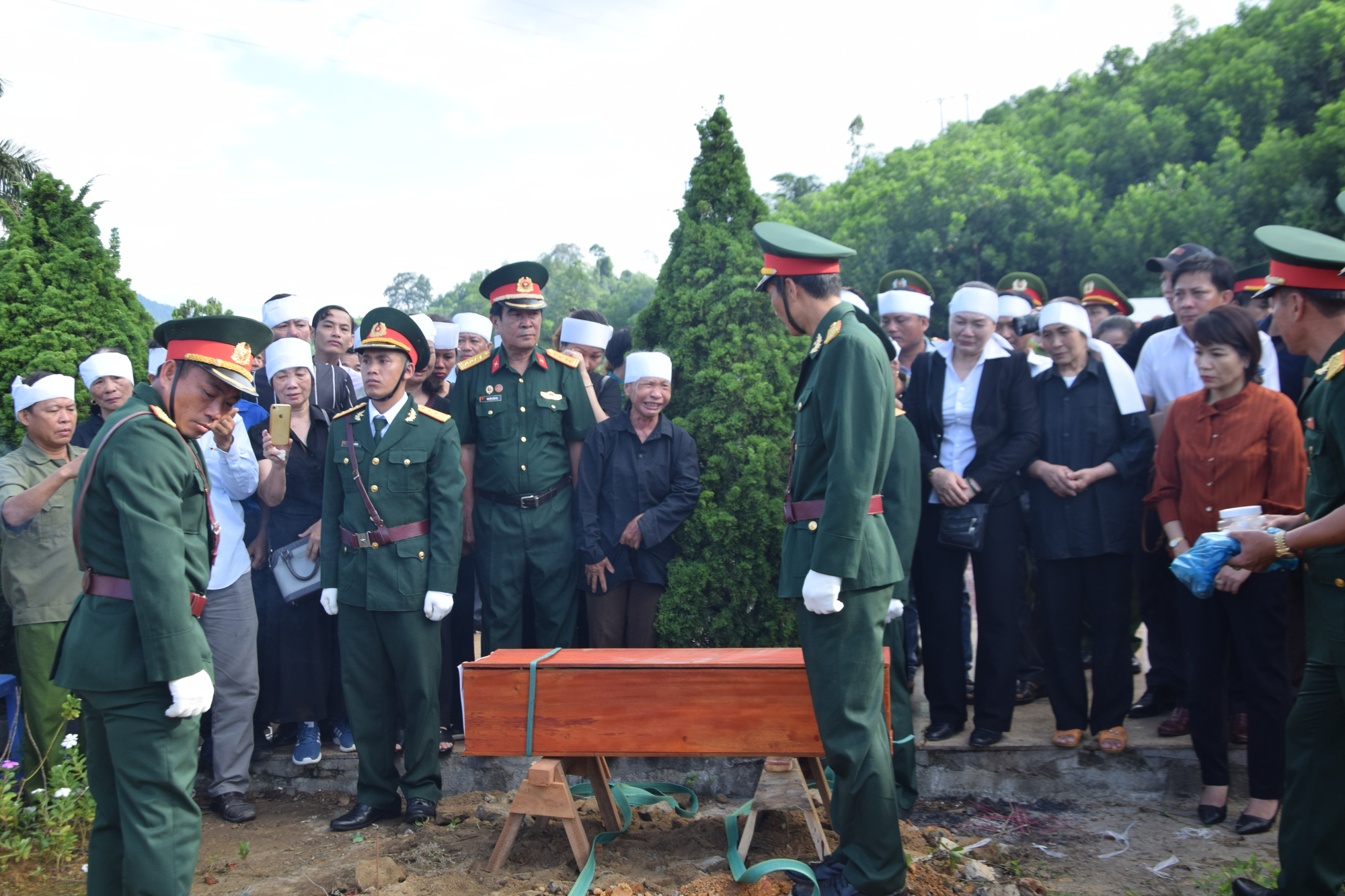 An táng hài cốt 17 chiến sĩ đặc công hy sinh 50 năm trước - Ảnh 5.