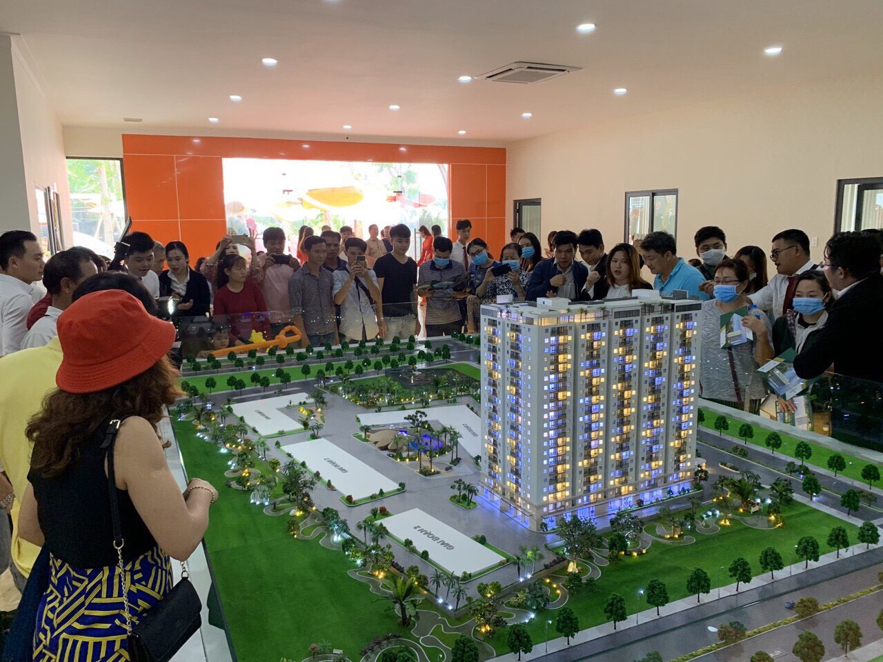 Khai trương nhà mẫu Minh Quốc Plaza