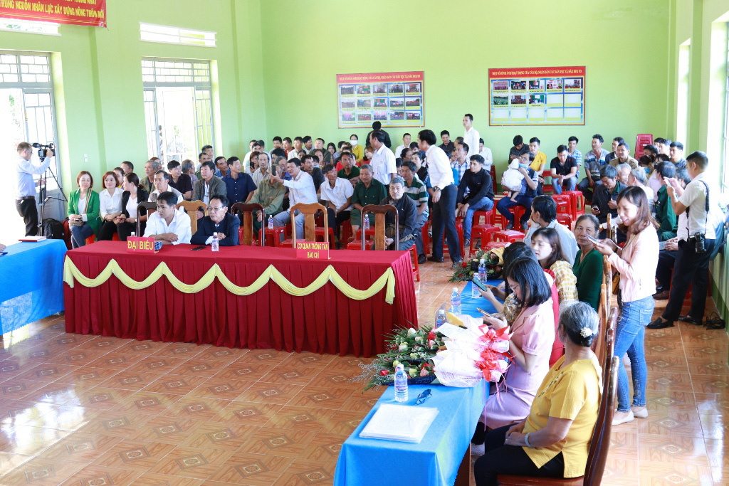 H&agrave;ng trăm người bức x&uacute;c tại buổi xin lỗi 2 vợ chồng bị oan sai - Ảnh 2.