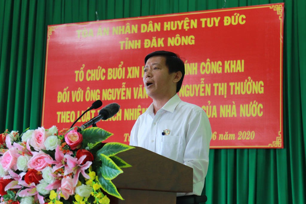 H&agrave;ng trăm người bức x&uacute;c tại buổi xin lỗi 2 vợ chồng bị oan sai - Ảnh 3.