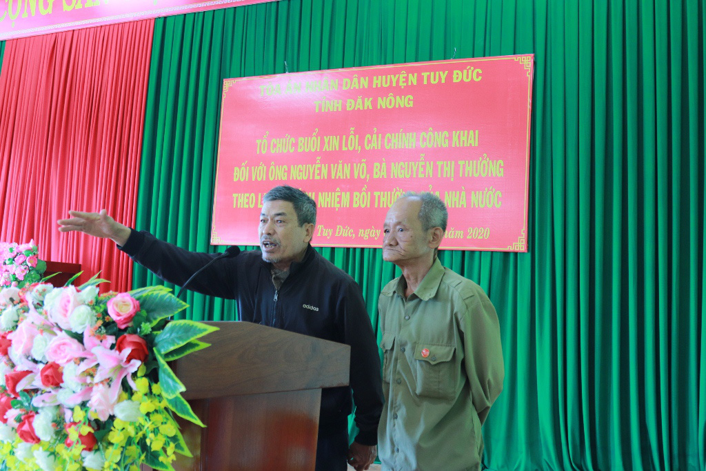 H&agrave;ng trăm người bức x&uacute;c tại buổi xin lỗi 2 vợ chồng bị oan sai - Ảnh 12.