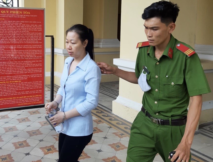 Lãnh đạo Ban Bồi thường giải phóng mặt bằng quận 1, giúp giám đốc ngân hàng kiếm tiền phi pháp