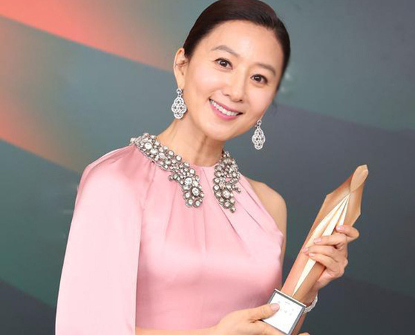Sao nữ phim ngoại tình 19+ thắng giải Baeksang 2020