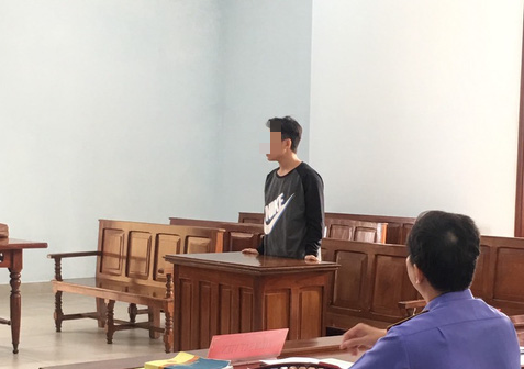 Thuê phòng uống rượu, nữ sinh lớp 7 bị "bạn trai" xâm hại