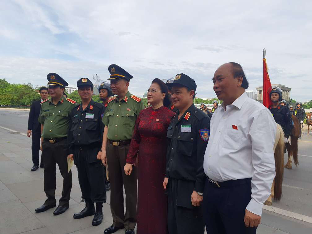 Thủ tướng và Chủ tịch Quốc hội dự Lễ ra mắt Đoàn Cảnh sát cơ động Kỵ binh - Ảnh 21.