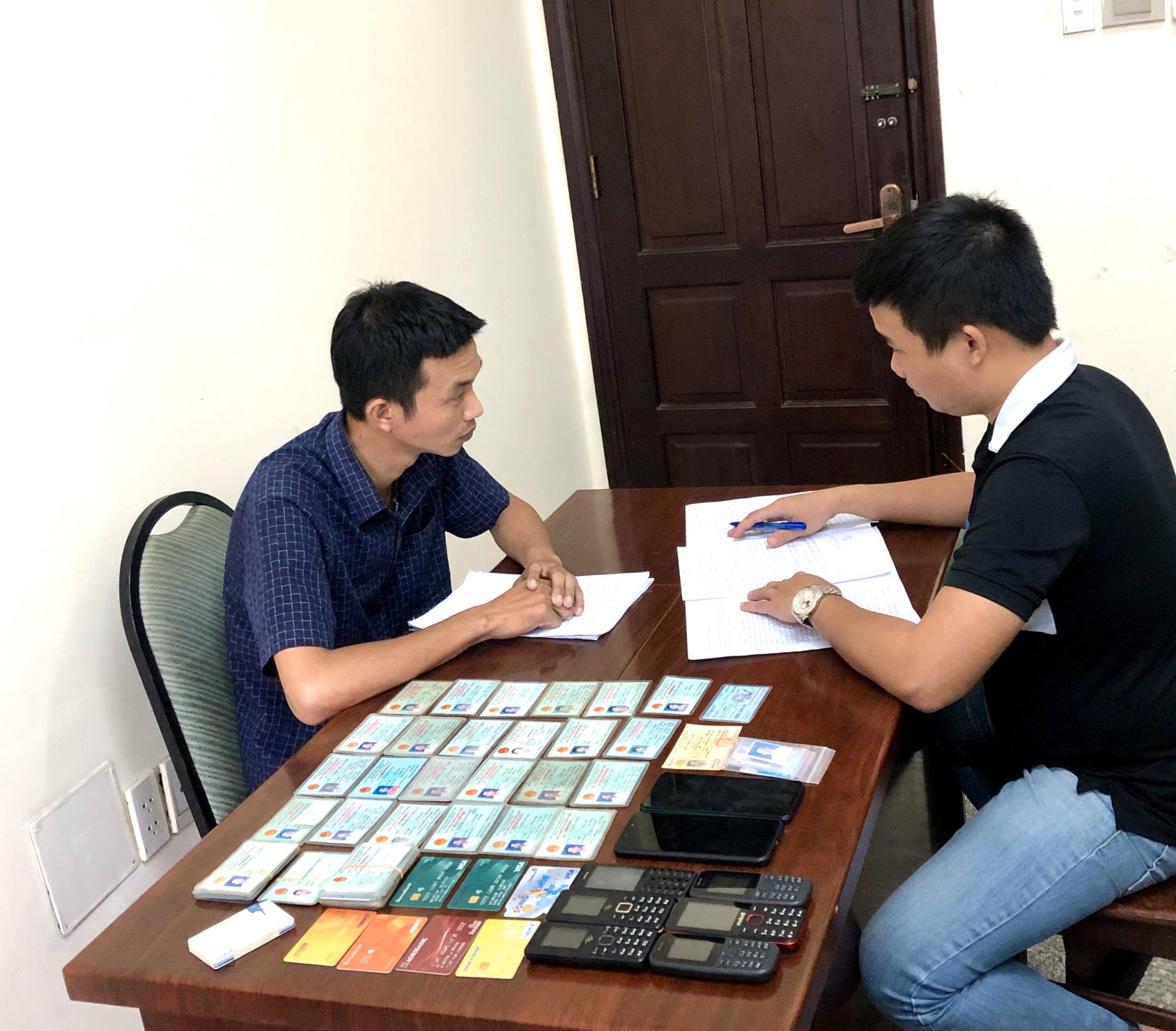 Triệt xoá tổ chức tội phạm quốc tế lừa đảo qua mạng trên 120 tỉ đồng - Ảnh 1.