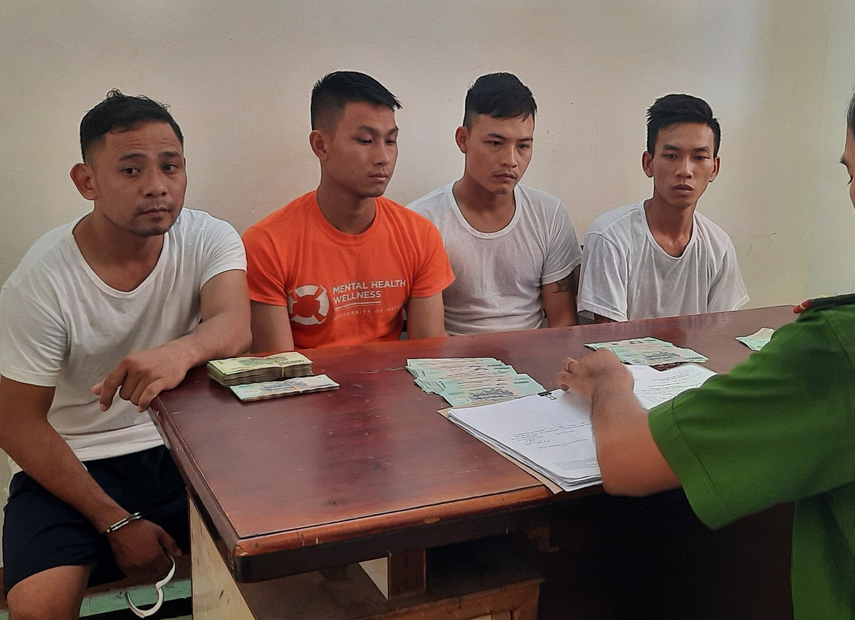 Nảy sinh lòng tham, 4 thanh niên "bị hại" trở thành tội phạm
