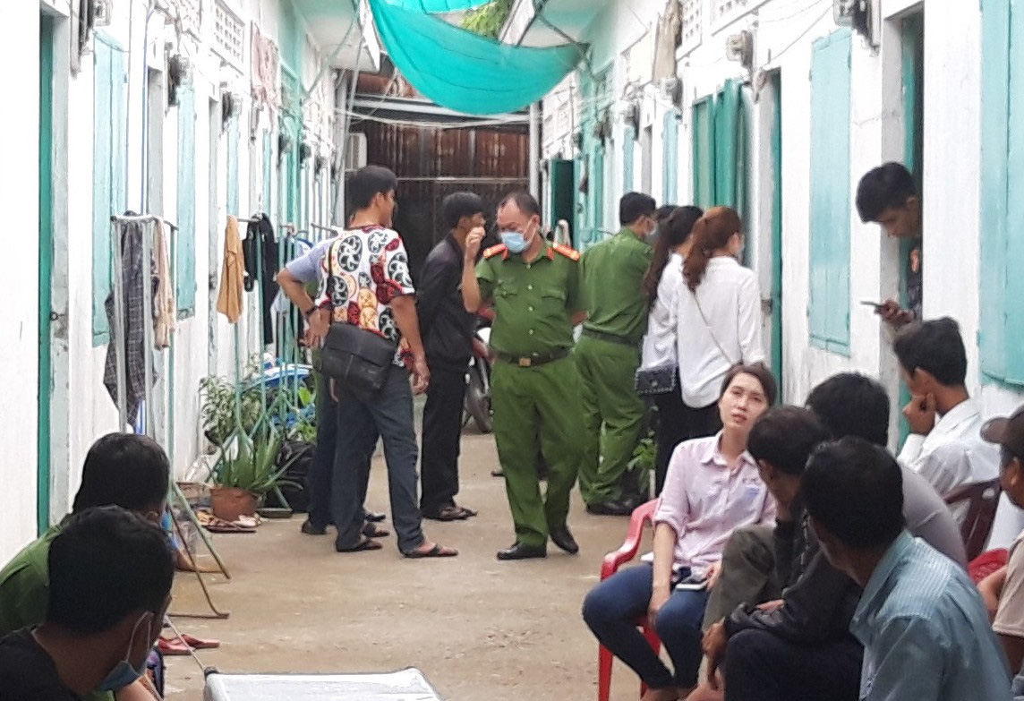 Phát hiện đôi nam nữ "không hợp tuổi" thương vong trong phòng trọ