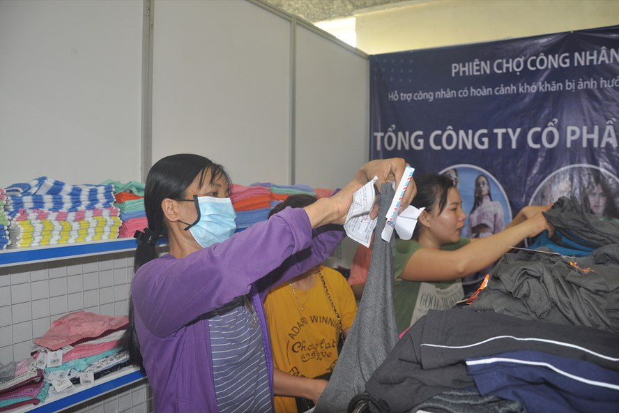 H&agrave;ng trăm ng&agrave;n lao động bị ảnh hưởng, mới c&oacute; 418 người được thụ hưởng - Ảnh 1.