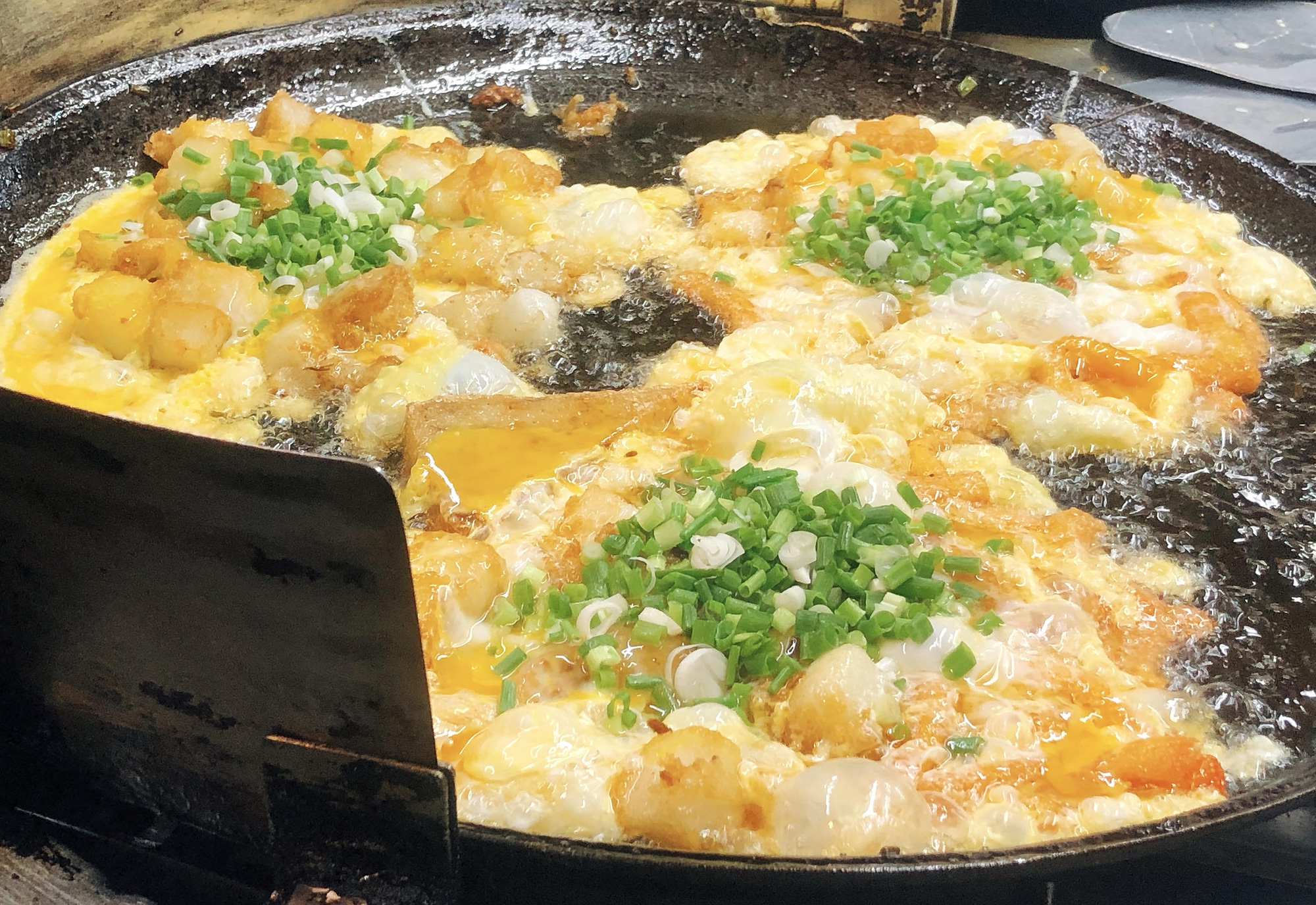 Gi&ograve;n rụm bột chi&ecirc;n - Ảnh 1.