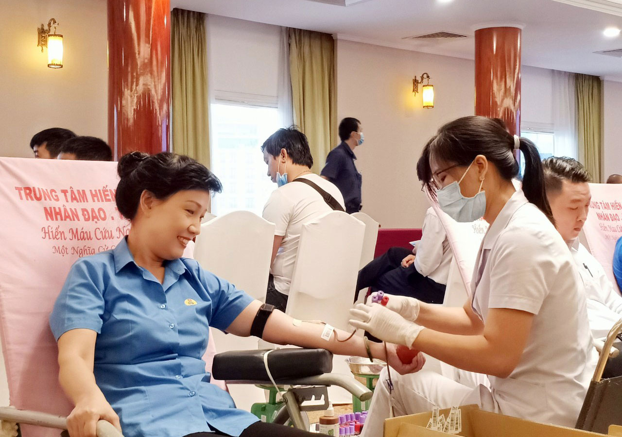 Hơn 250 CNVC-LĐ hiến máu tình nguyện