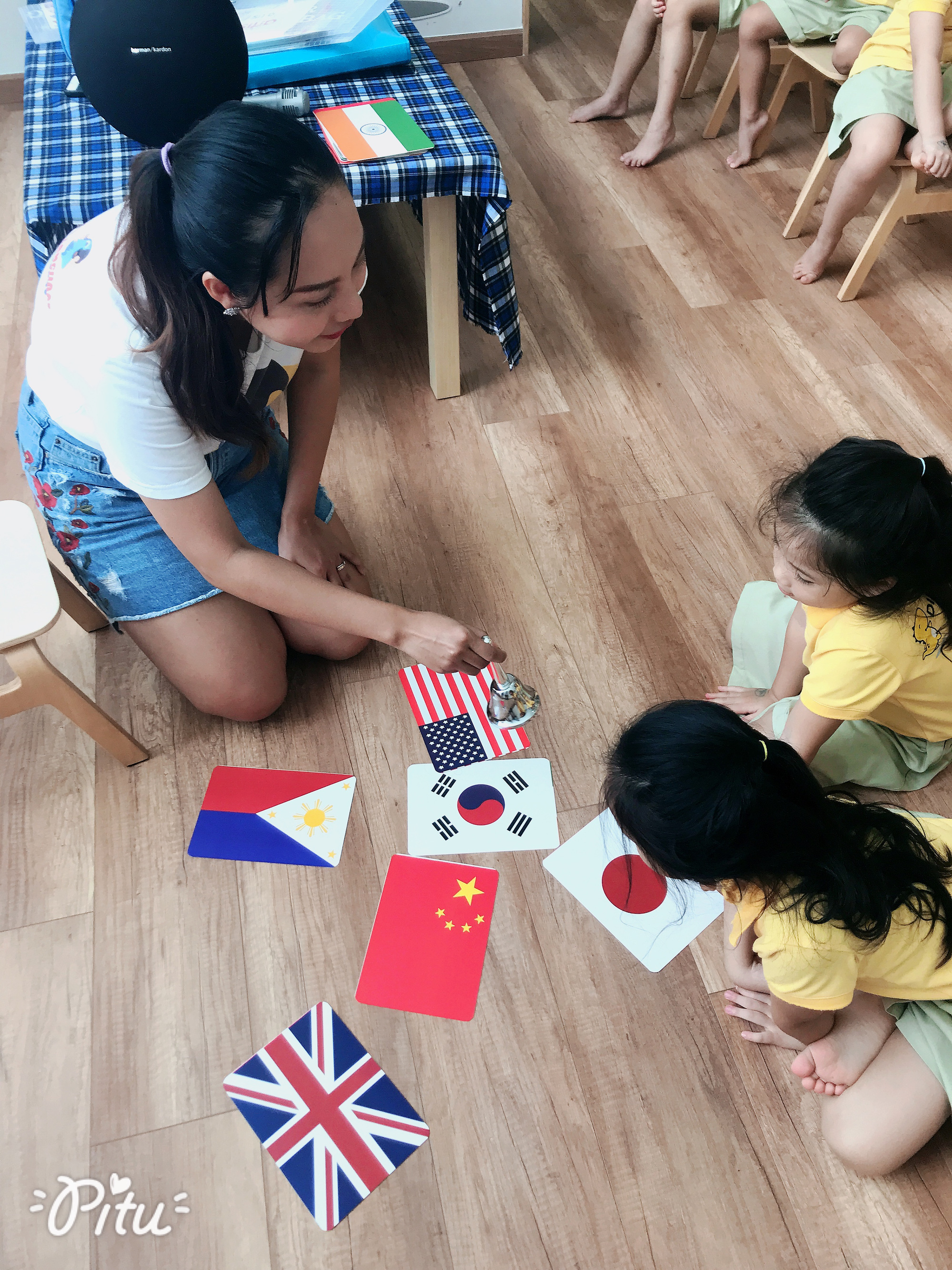 MC Đỗ Phương Thảo chia sẻ bí quyết giúp con 3 tuổi đọc sách tiếng Anh - Ảnh 1.