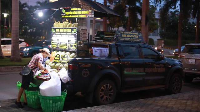 Đi xe hơi b&aacute;n tr&aacute;i sầu, ch&agrave;ng trai kiếm gần tỉ bạc mỗi năm - Ảnh 3.
