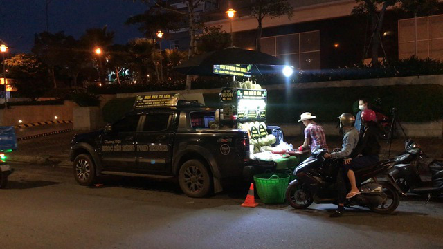 Đi xe hơi b&aacute;n tr&aacute;i sầu, ch&agrave;ng trai kiếm gần tỉ bạc mỗi năm - Ảnh 8.