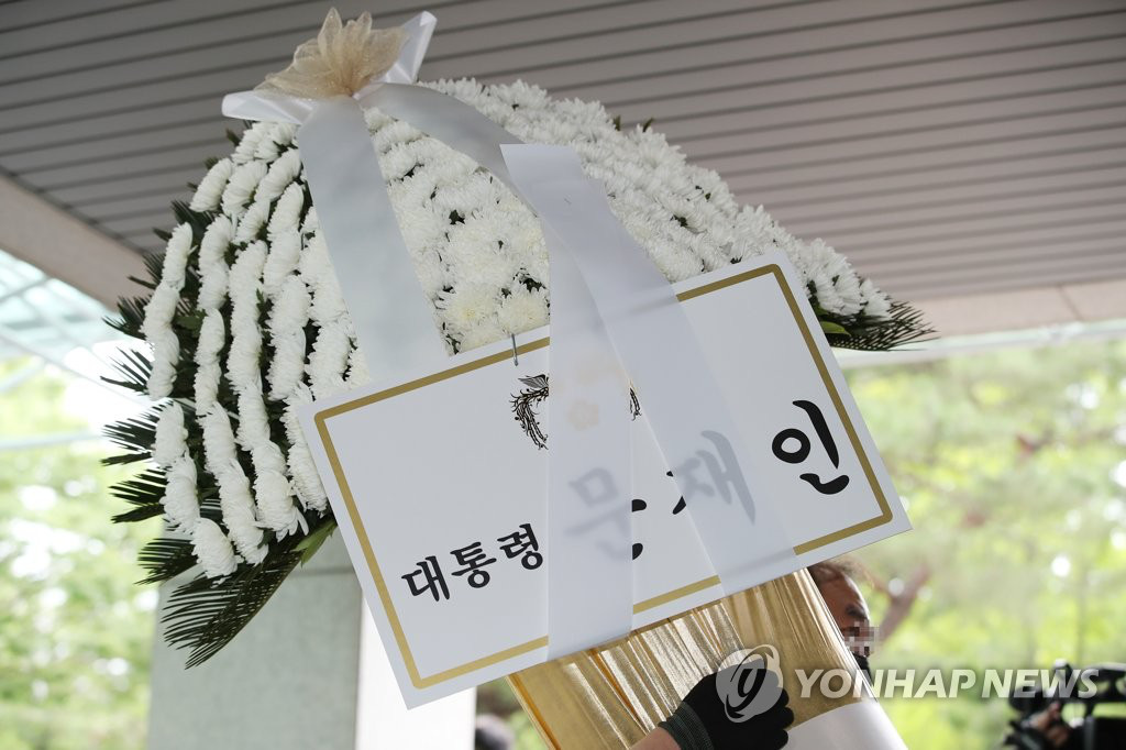 Tổng thống H&agrave;n Quốc sốc nặng trước c&aacute;i chết của thị trưởng Seoul  - Ảnh 2.