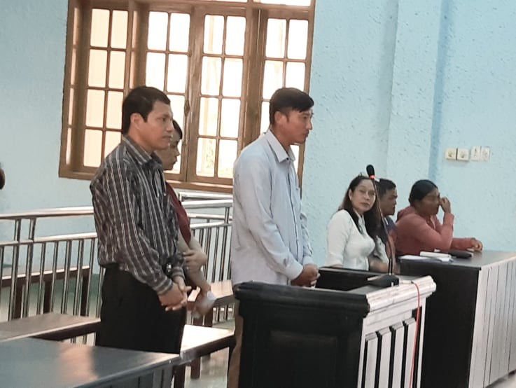 Chánh văn phòng UBND huyện hầu tòa vì "dính" đất đai