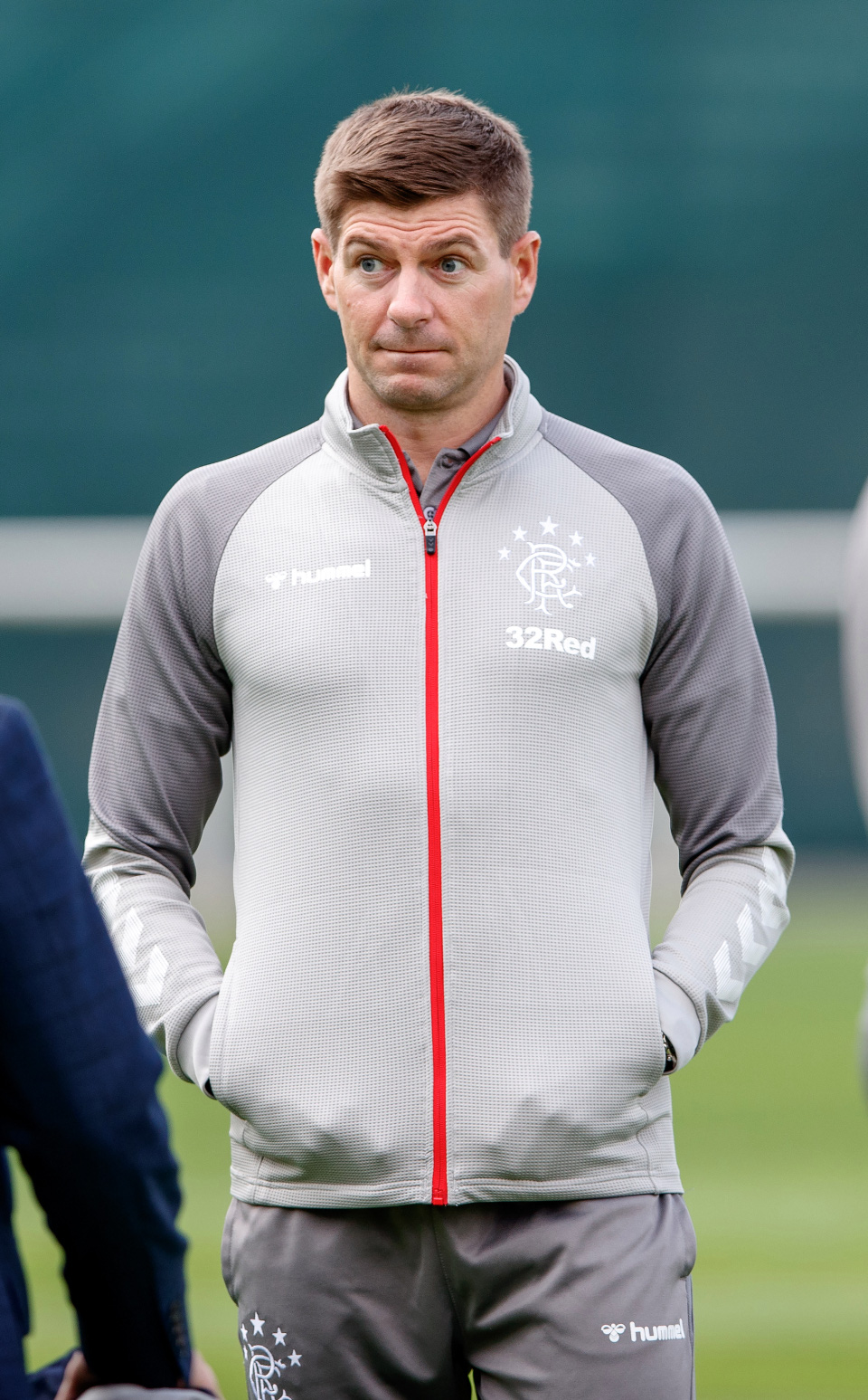 Tiết lộ sốc về 4 mũi kh&acirc;u cậu nhỏ &aacute;m ảnh cuộc đời Steven Gerrard - Ảnh 1.
