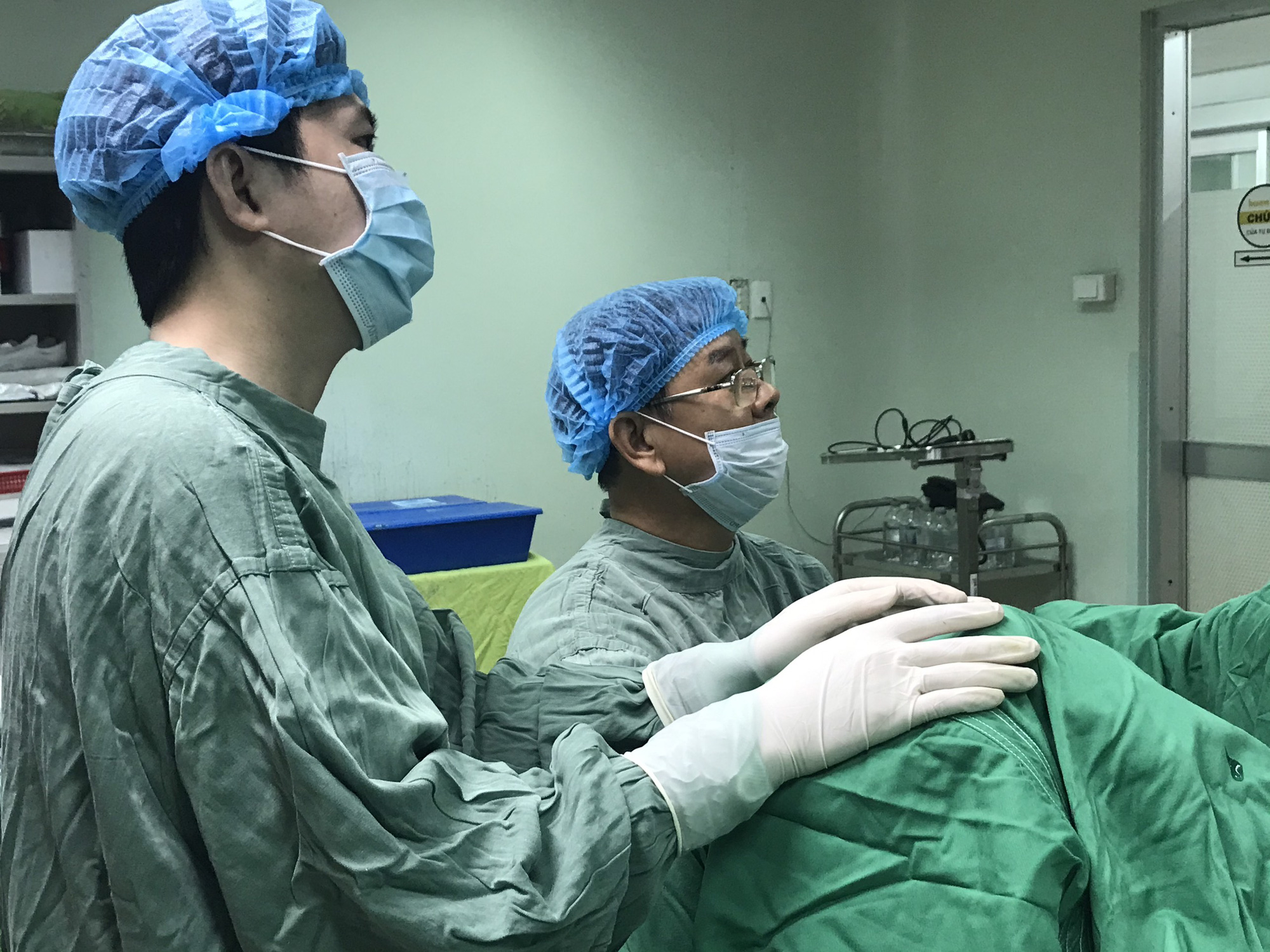 Cụ &ocirc;ng 101 tuổi vỡ &ograve;a niềm vui sau khi khỏi b&iacute; tiểu nhờ cắt đốt nội soi - Ảnh 1.