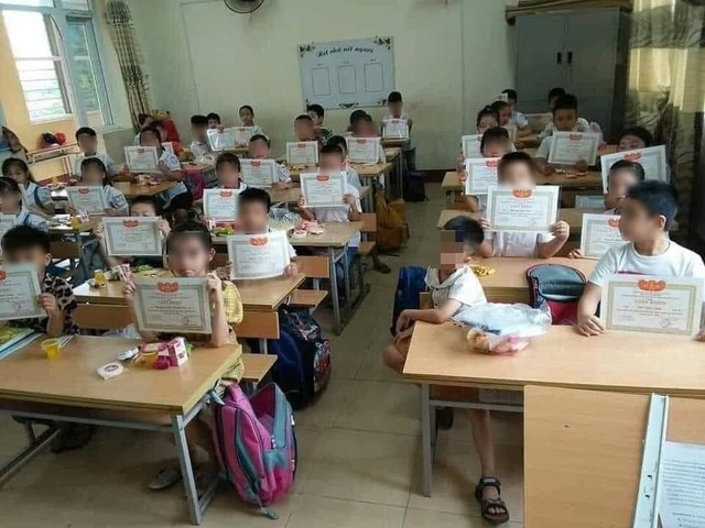 "Giấy khen là vật lỗi thời của giáo dục tiểu học"
