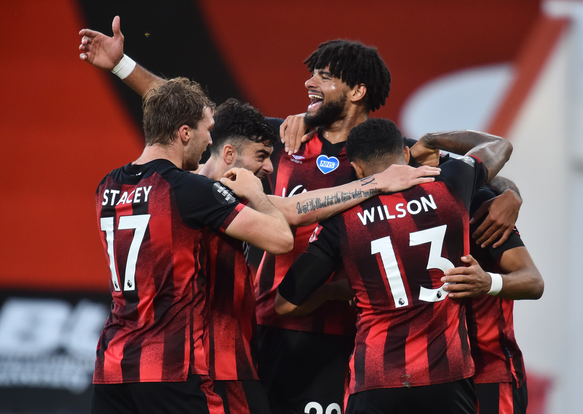 Leicester thua ngỡ ngàng Bournemouth, Man United được tiếp sức vào Top 3