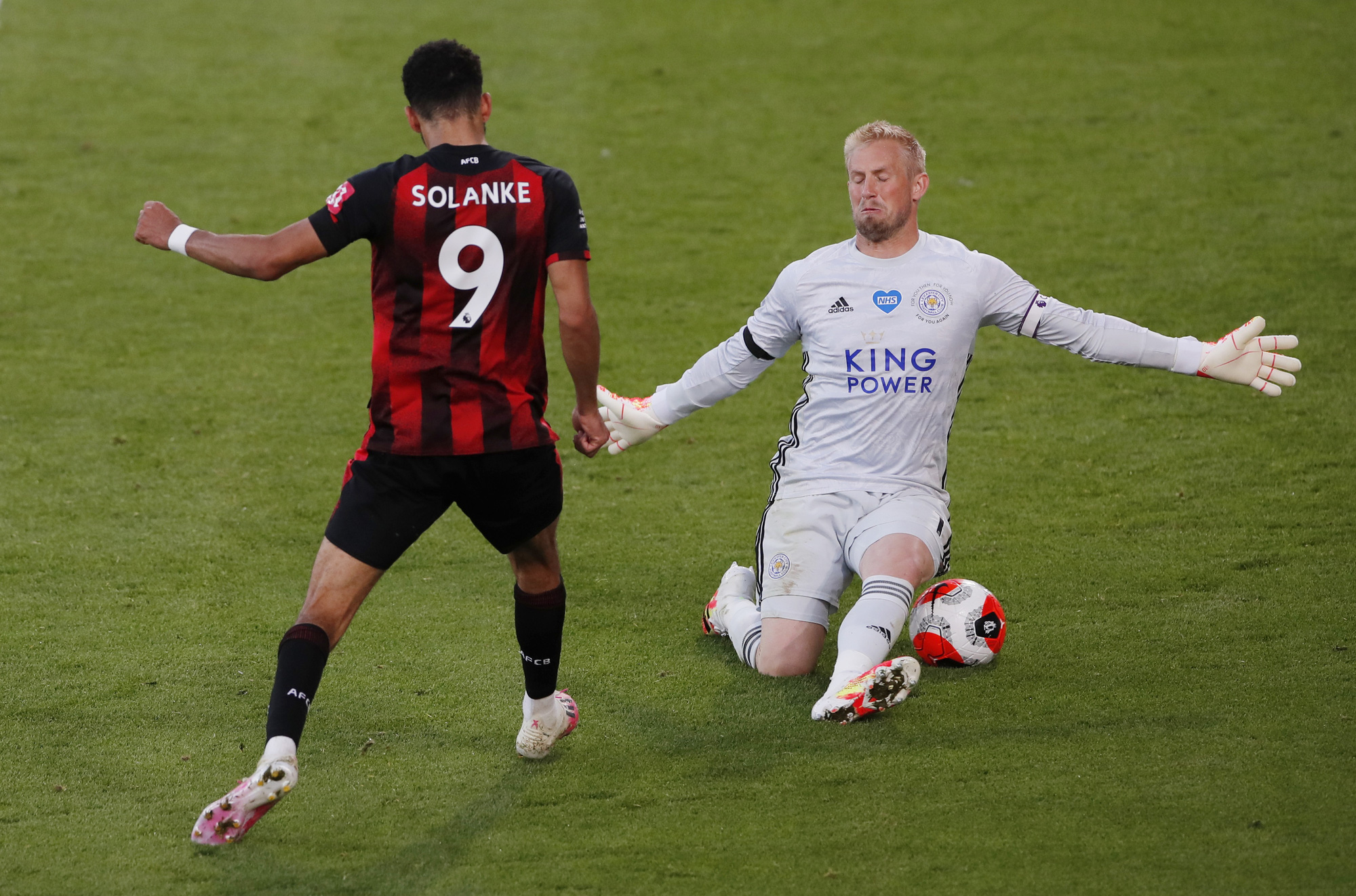 Leicester thua ngỡ ng&agrave;ng Bournemouth, Man United được tiếp sức v&agrave;o Top 3 - Ảnh 7.