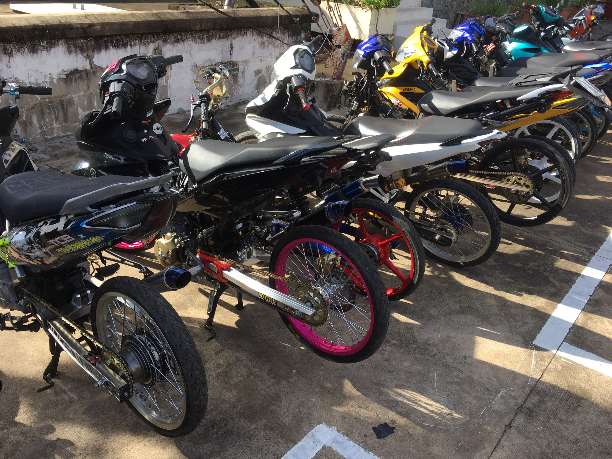 49 nam nữ từ các tỉnh về Tiền Giang "tranh tài" đua xe thì bị bắt