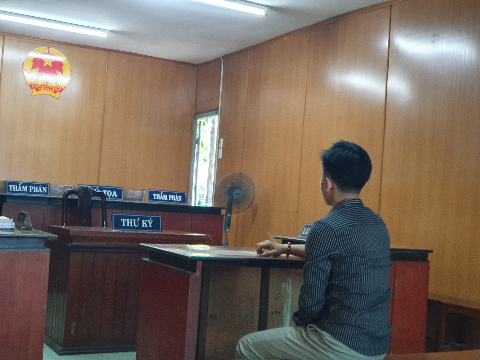 Trộm máy tính nhưng không biết tắt định vị, nam thanh niên hầu tòa