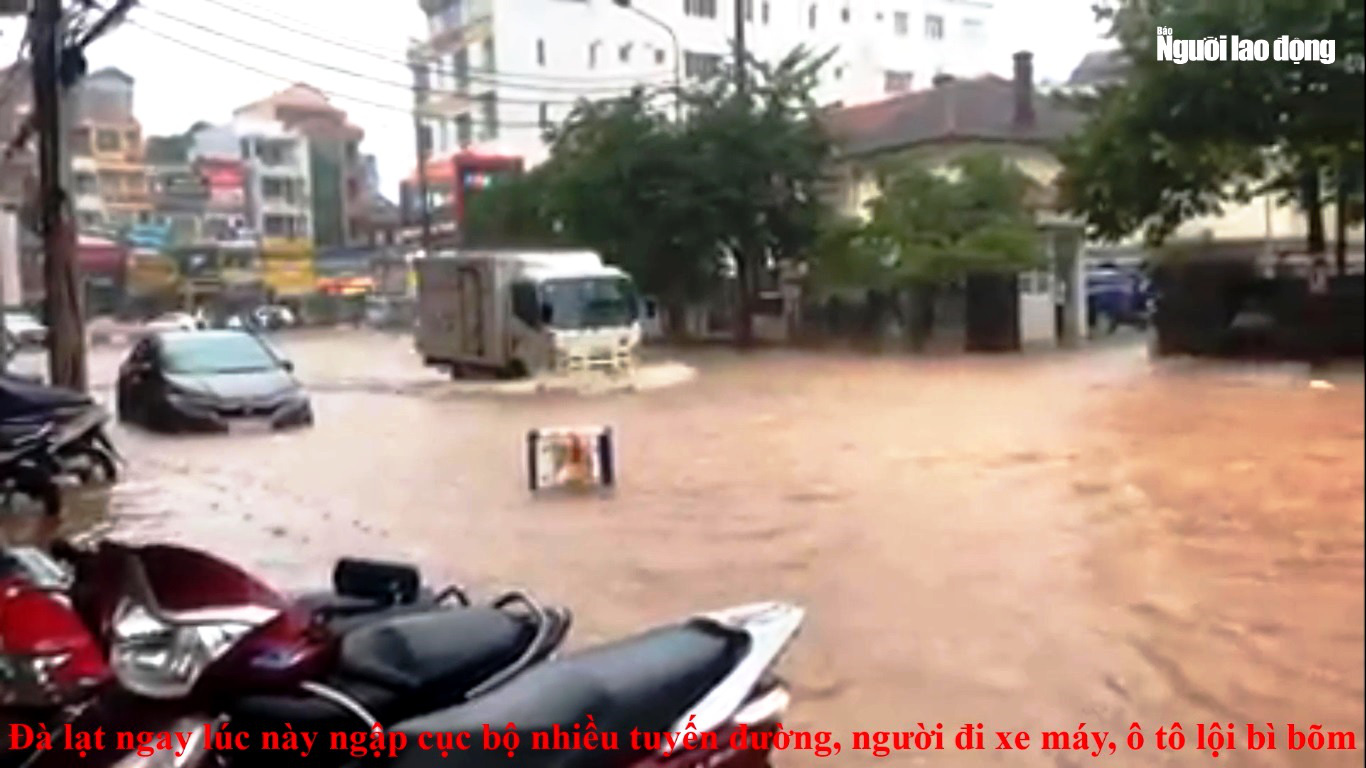 Mưa lớn, Đà Lạt ngập sâu nhiều nơi