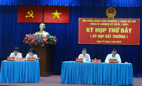 Vì sao không nên tổ chức HĐND quận, phường?