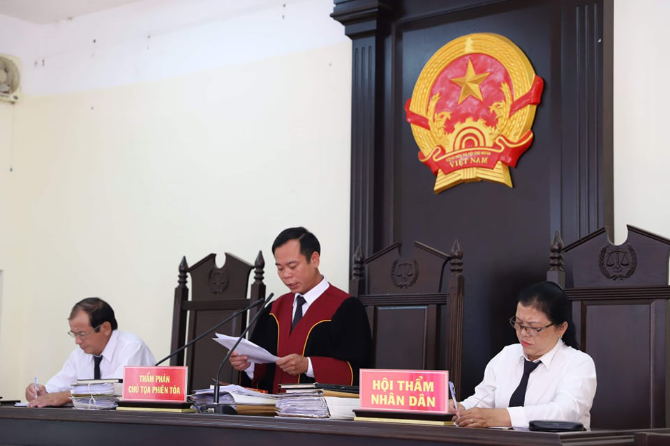 Nguy&ecirc;n chủ tịch x&atilde; k&ecirc;u oan tại t&ograve;a - Ảnh 2.