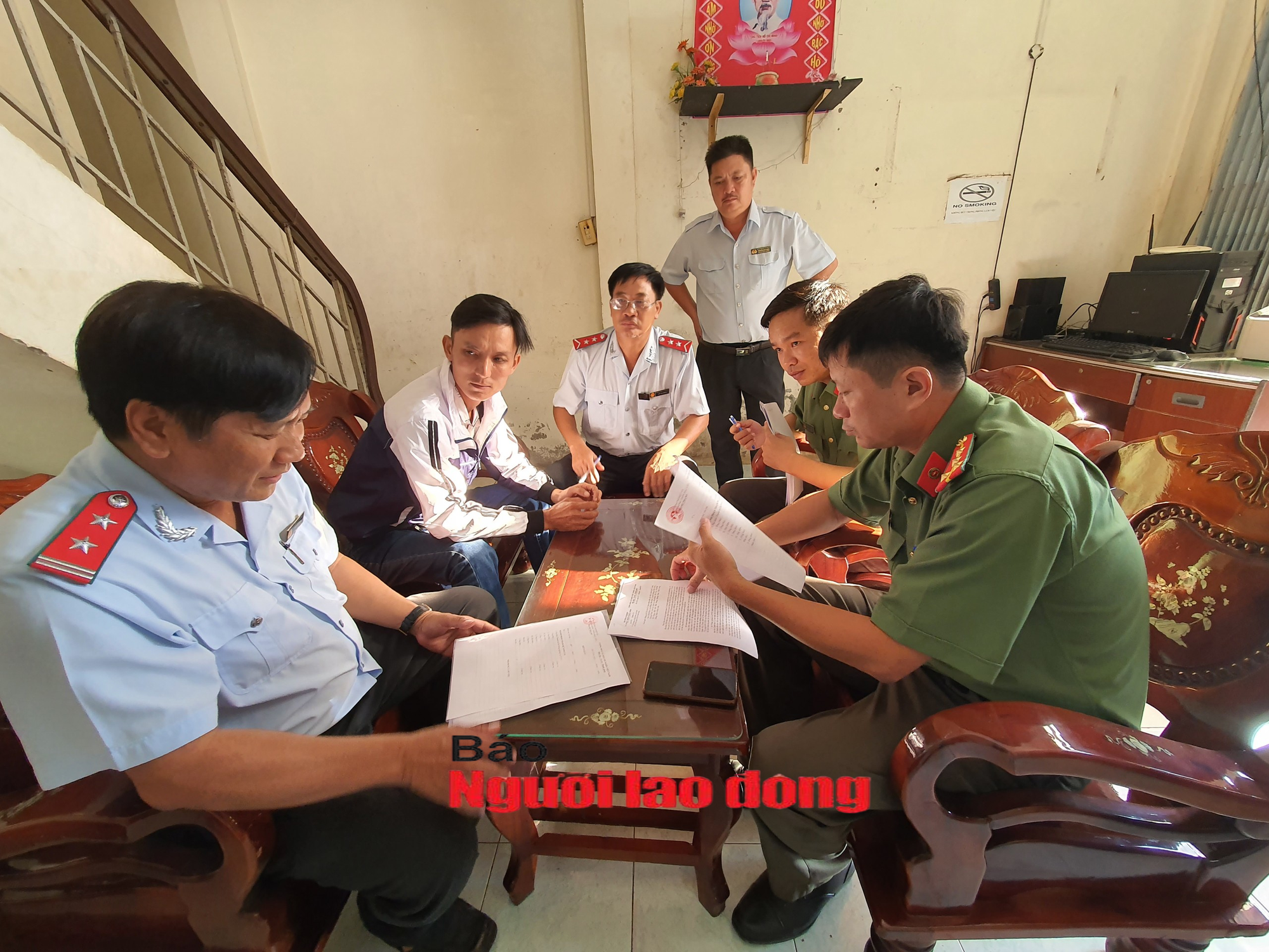 Mật phục bắt chủ trang trại b&aacute;n cho d&acirc;n con giống nhiễm dịch tả heo ch&acirc;u Phi  - Ảnh 1.