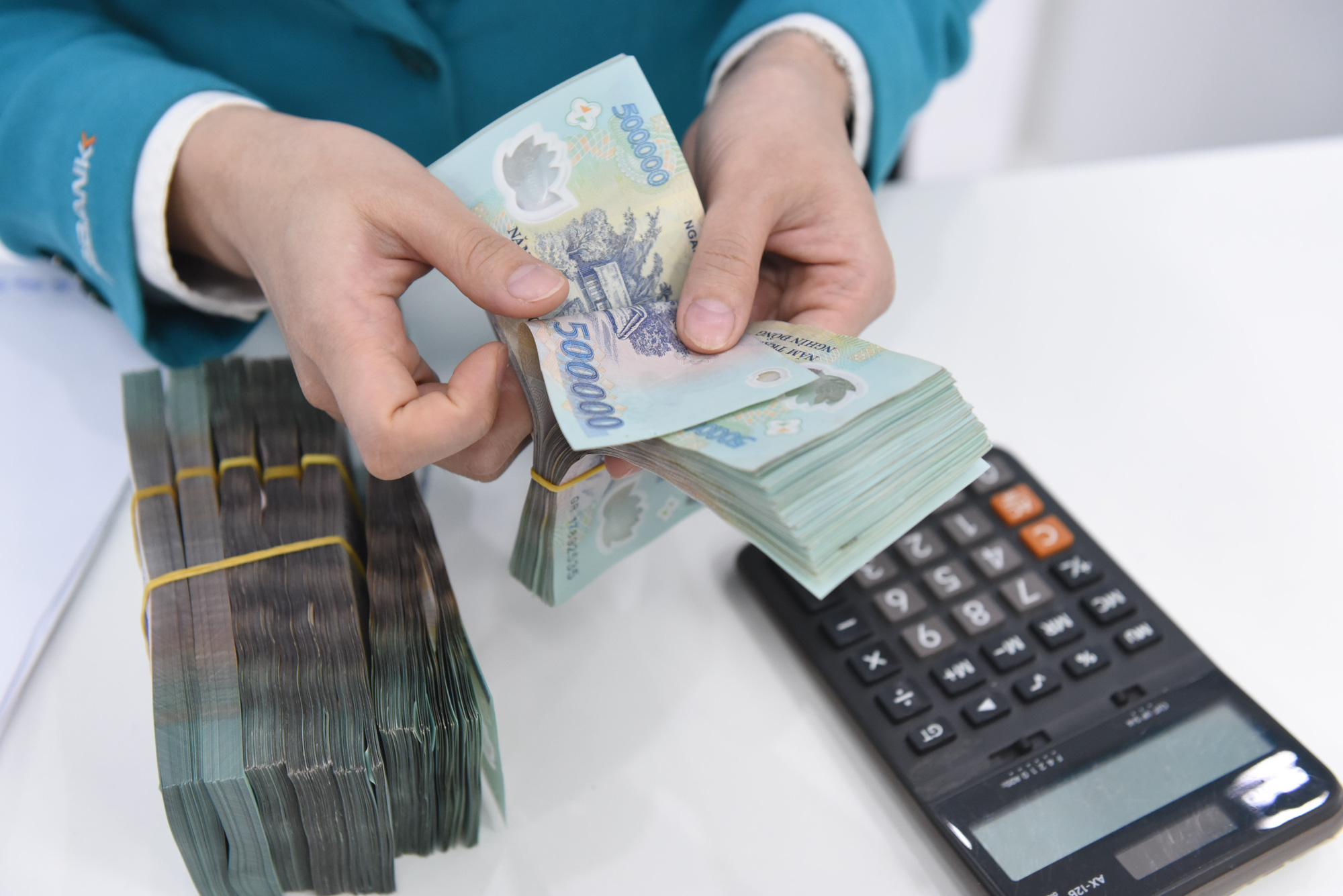 L&atilde;i suất cho vay dự b&aacute;o tiếp tục giảm - Ảnh 1.